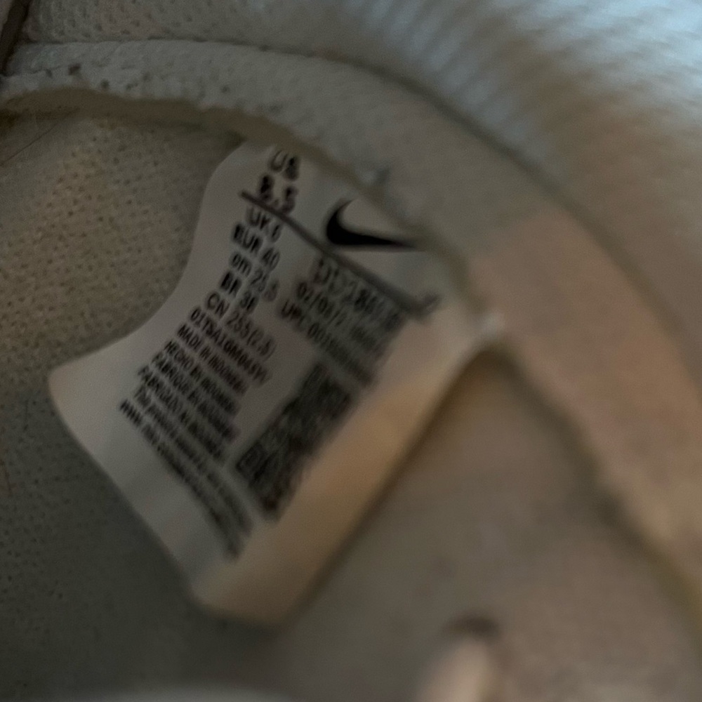 Nike Dunk High - Picture 7 of 11